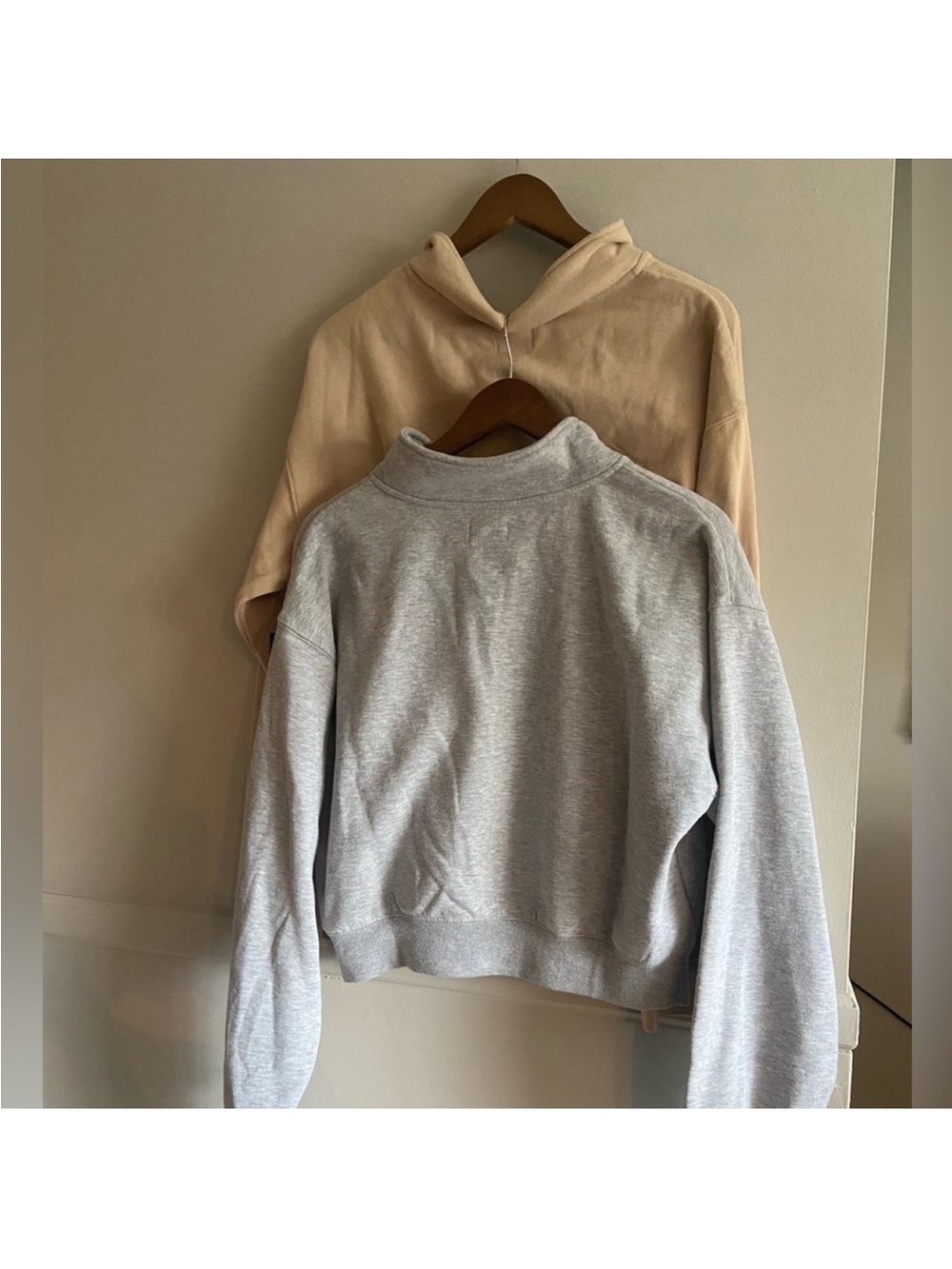 ❗️BUNDLE ❗️ Ardene cropped sweaters - Picture 2 of 9
